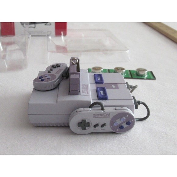 FLAW* 2021 Hallmark SuperMarioWorld Nintendo Console Ornament Magic Light Sound - Picture 9 of 12